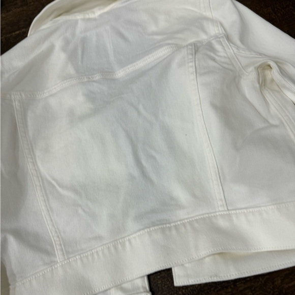 HOLLISTER WHITE DENIM JACKET - Picture 8 of 13